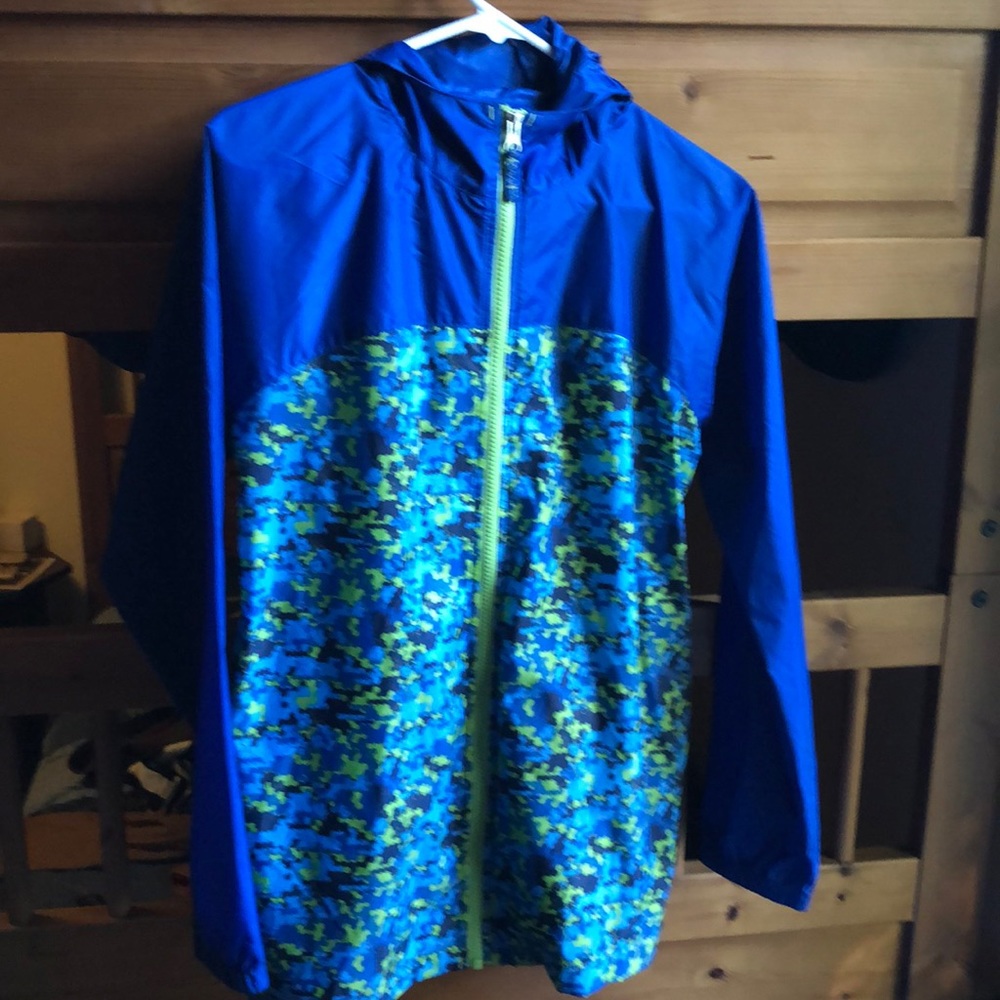 Like new- lands end rain coat for teens- size 14-16.
